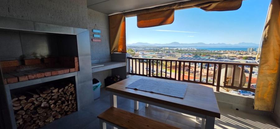 2 Bedroom Property for Sale in Diaz Industria Western Cape